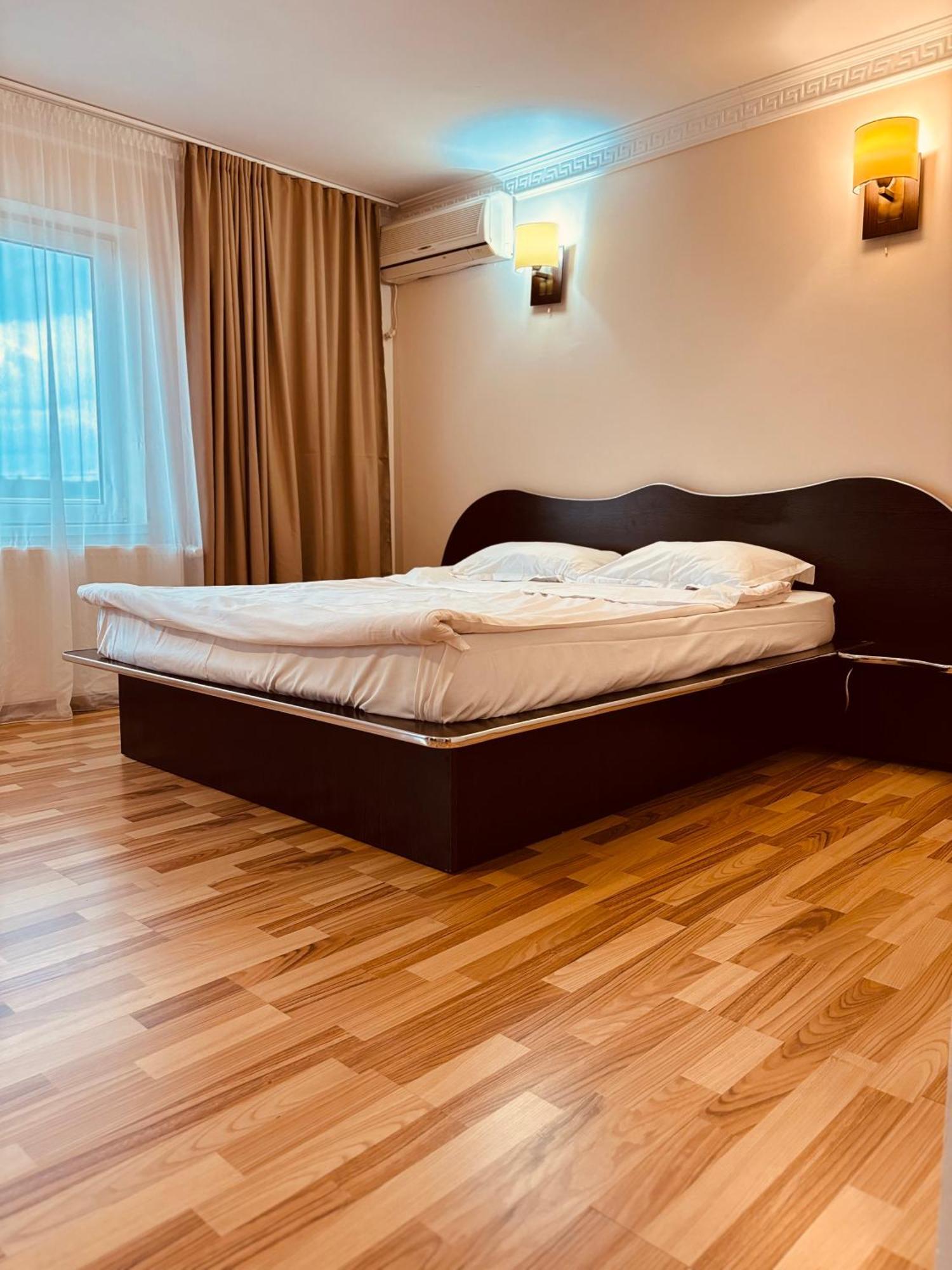 Complex Daniel'S Hotel Orastie Luaran gambar
